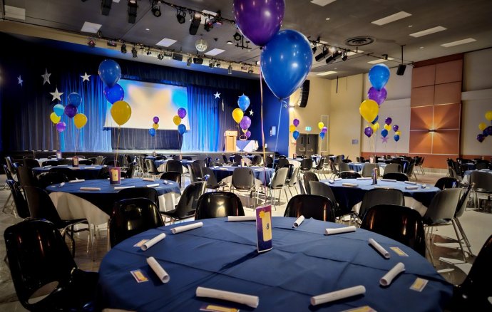 Photo de la salle Salle Lévis-Fortier avec tables